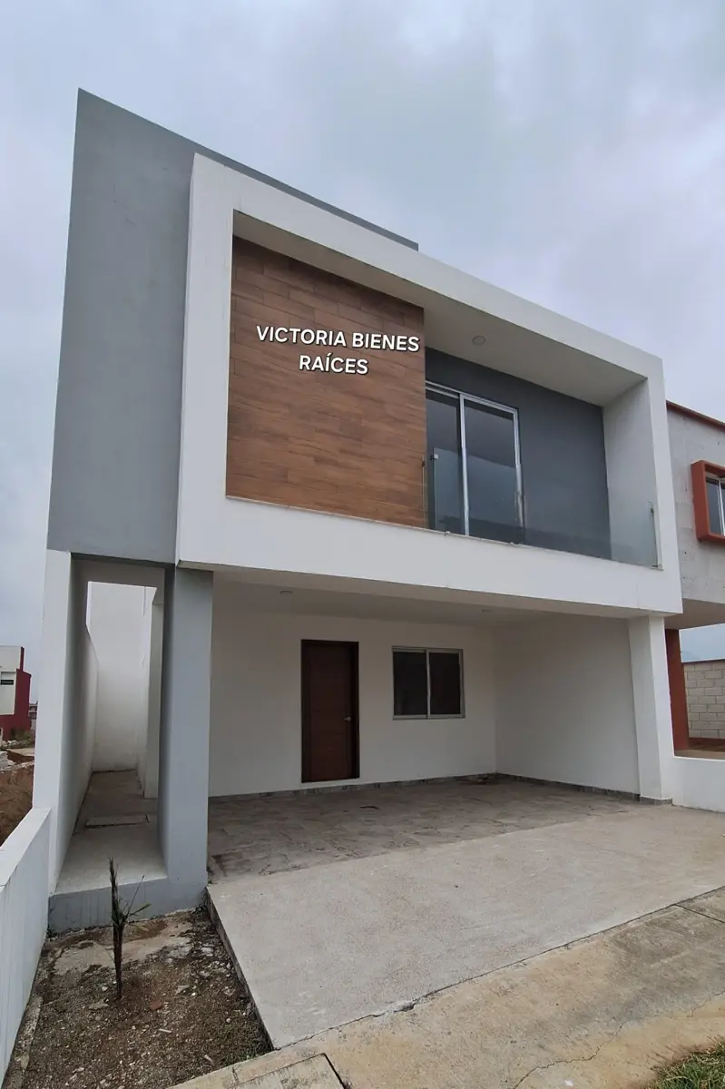 Casa en venta en Villas Paraíso, Fortín — foto 1 de 28