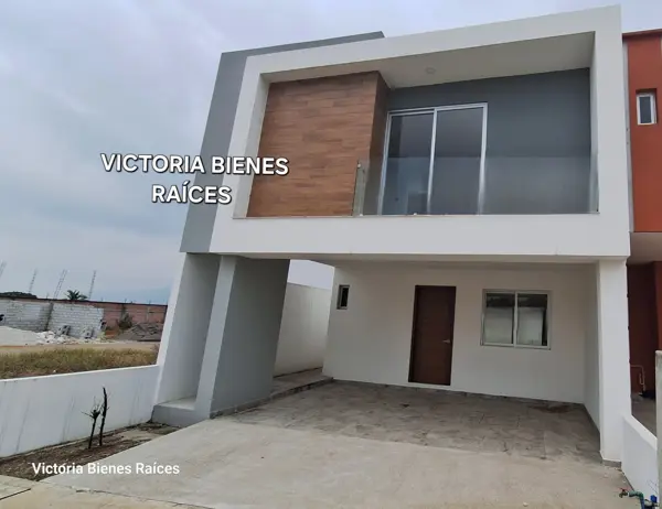 Casa en venta en Villas Paraíso, Fortín — foto 2 de 28