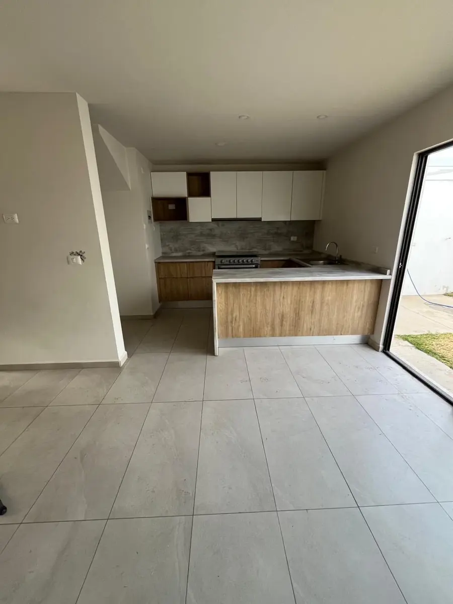 Casa en venta en Bosques Santa Anita, Tlajomulco de Zúñiga — foto 1 de 25