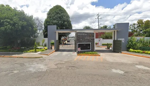 Casa en Residencial Cupatitzio con Vigilancia, Uruapan, Michoacán - Venta