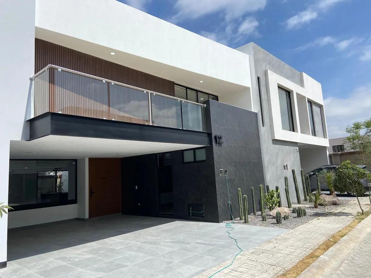 Casa en venta en Lomas de Angelópolis, San Andrés Cholula — foto 1 de 27