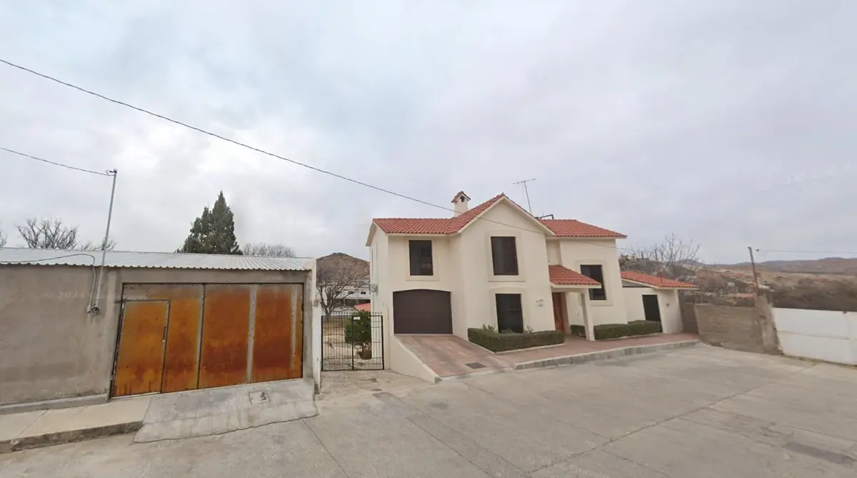 Casa en venta en Del Parque, Hidalgo del Parral — foto 1 de 18
