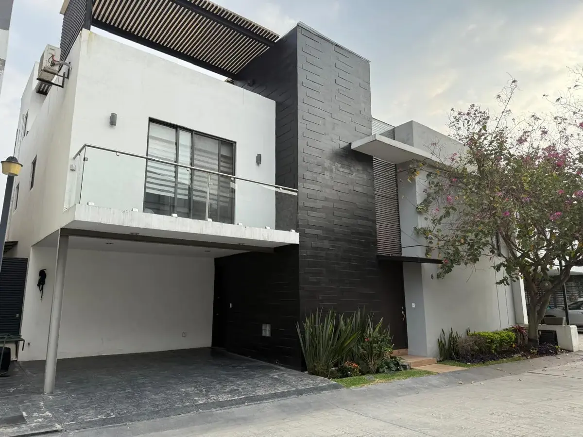 Casa en venta en Los Volcanes, Cuernavaca — foto 1 de 47