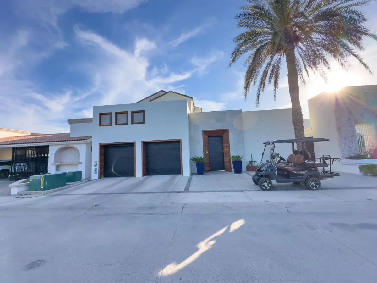 Casa en venta en Los Lagos, Hermosillo — foto 1 de 23