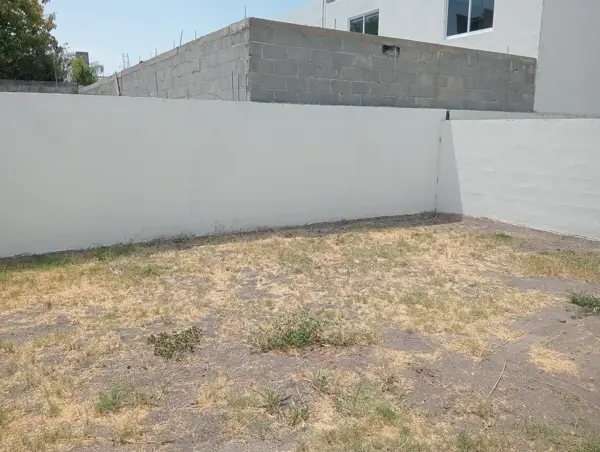 Casa con un amplio jardin