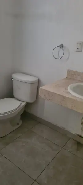 Casa en venta en San Antonio de Ayala, Irapuato — foto 3 de 16