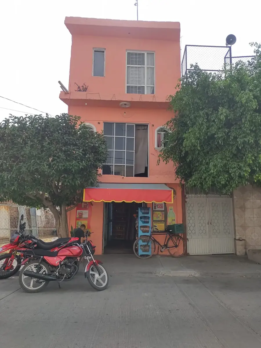 Casa en venta en San Miguel, San Francisco del Rincón — foto 1 de 16