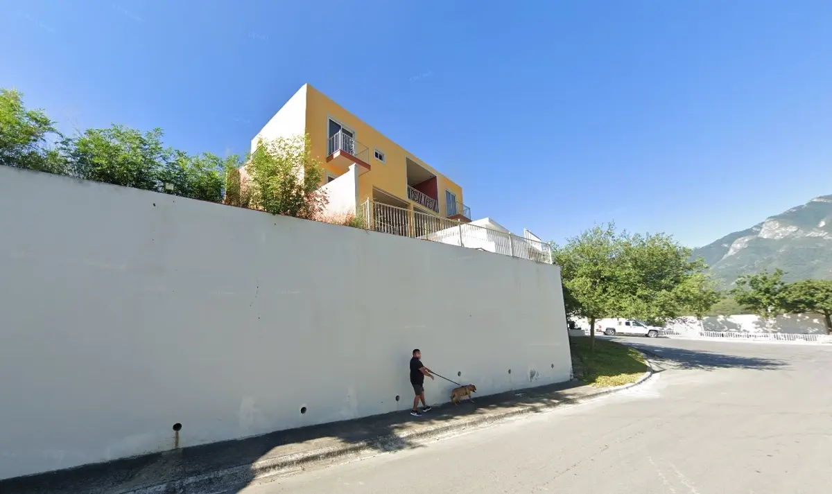 Casa en venta en El Cercado Centro, Santiago — foto 1 de 39