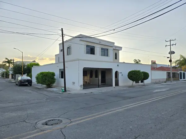 Casa en venta en Residencial el Fresno, Torreón — foto 2 de 34