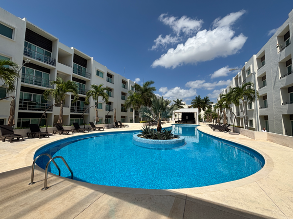 Departamento en venta en planta baja con 2 recámaras y 2 baños en Long Island, Huayacán