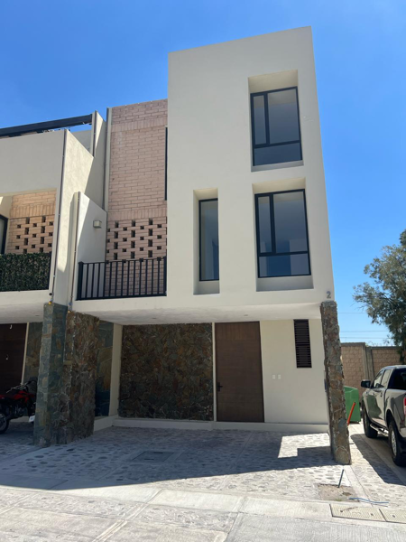 CASA NUEVA EN RENTA