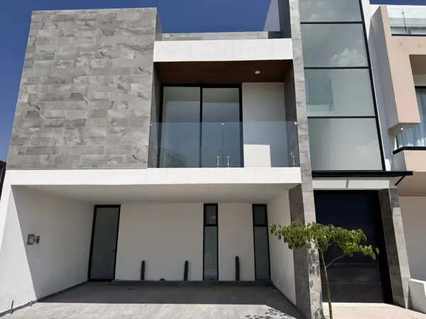 Residencia en Lomas de Angelópolis III con Amenidades Exclusivas