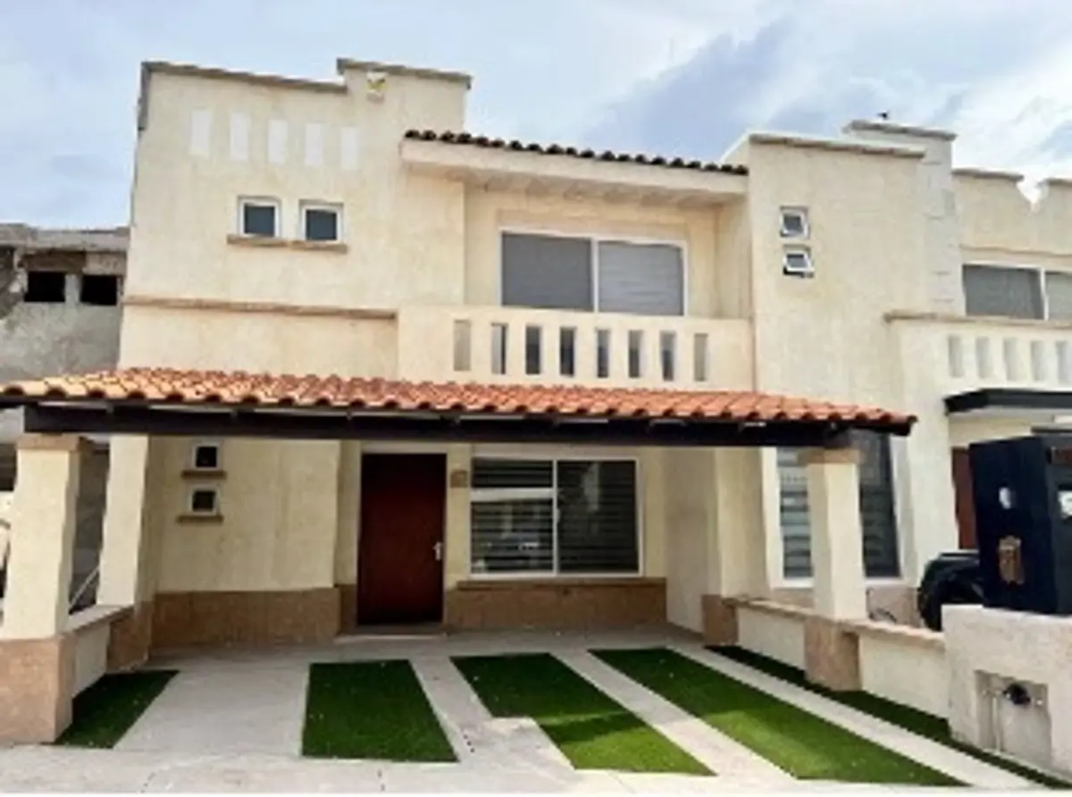 Casa en renta en Bosques del Paraíso III, Jesús María — foto 1 de 24
