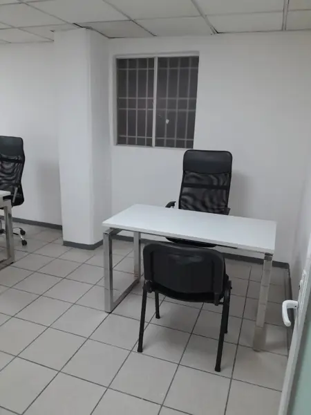 Amplia Oficina en Tlaquepaque a un Lado del Banamex del Tapatio