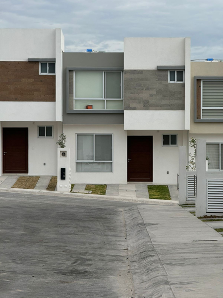 CASA NUEVA EN RENTA