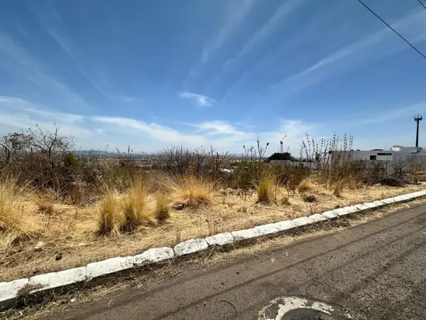 Terreno en venta en Villas de Irapuato, Irapuato — foto 2 de 3