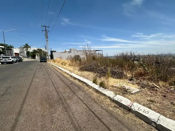 Terreno en venta en Villas de Irapuato, Irapuato — foto 3 de 3