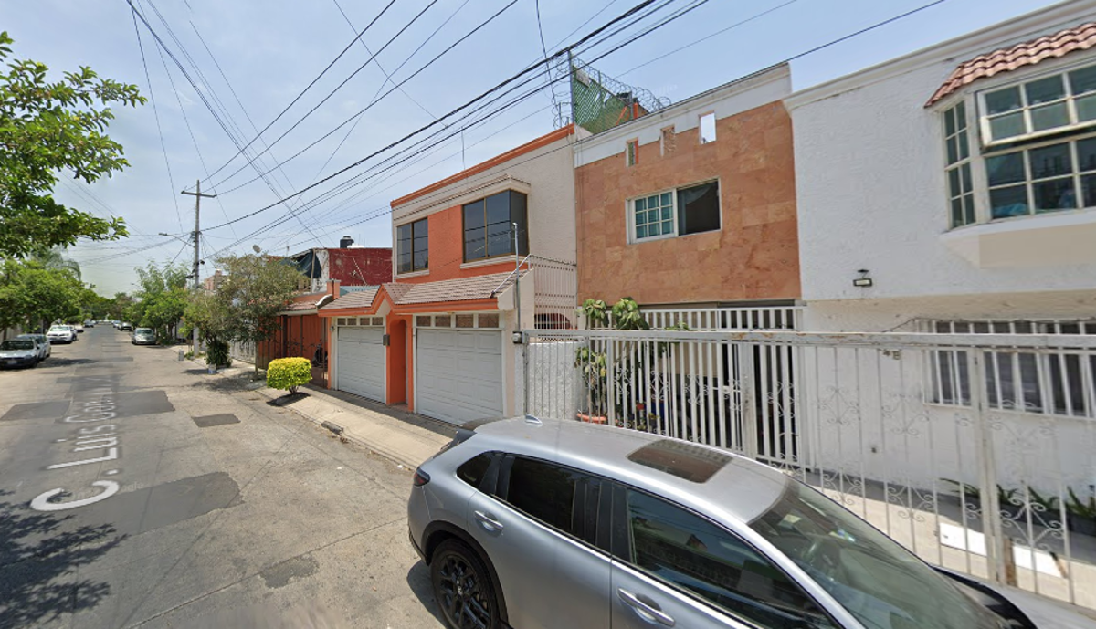 Casa en venta en Jardines de la Paz, Guadalajara — foto 1 de 10