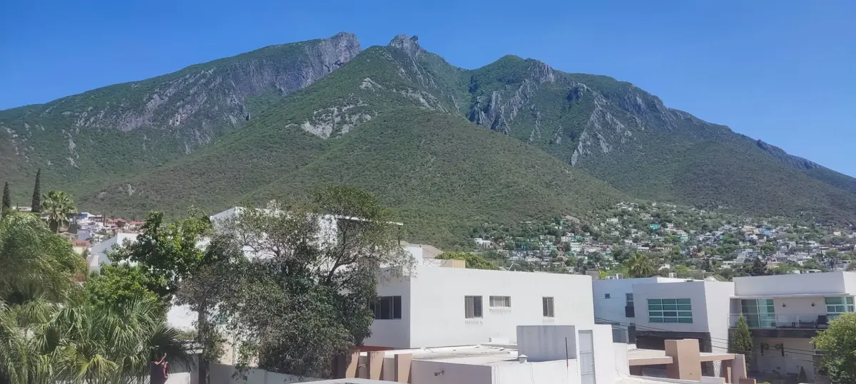 Casa en venta en Contry la Silla, Guadalupe — foto 1 de 15