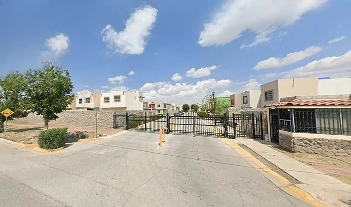 Casa en venta en Hacienda de los Nogales, Juárez — foto 1 de 17