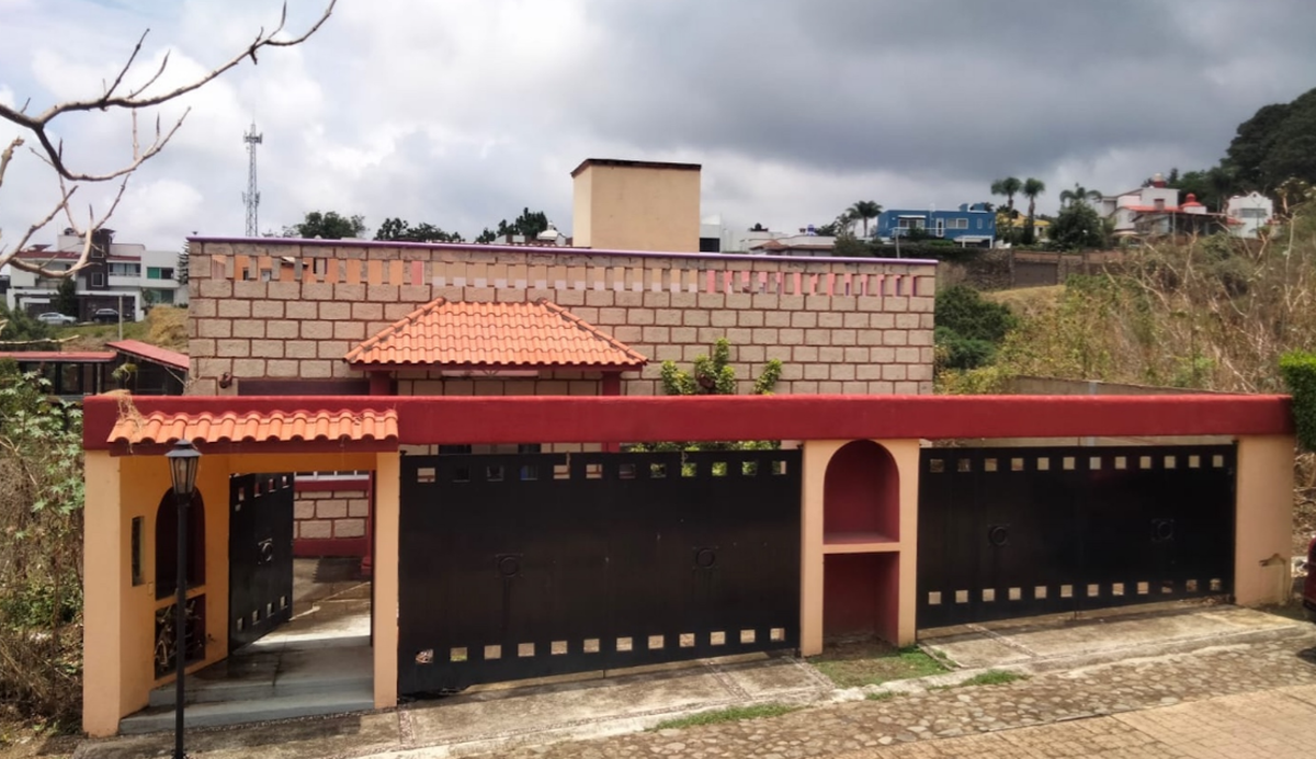 Casa en venta en Lomas de Tetela, Cuernavaca — foto 1 de 3