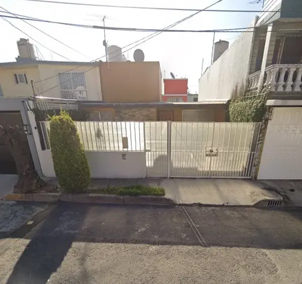 CASA EN VENTA EN PRADOS DEL ROSARIO RT