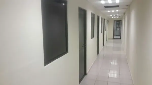 RENTA DE BASE OPERATIVA 3500 M2 CON OFICINAS Y TALLERES