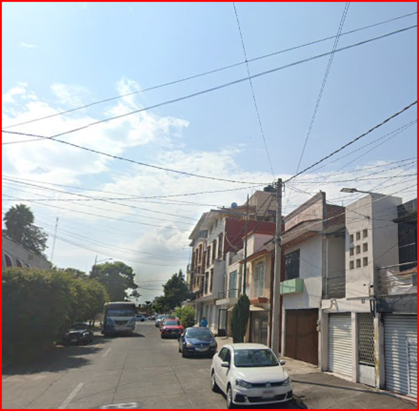 Casa en venta en Jardines de Cupatitzio, Uruapan — foto 3 de 11