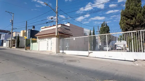 Hermosa Casa en Privada con excelente ubicación en El Cedazo