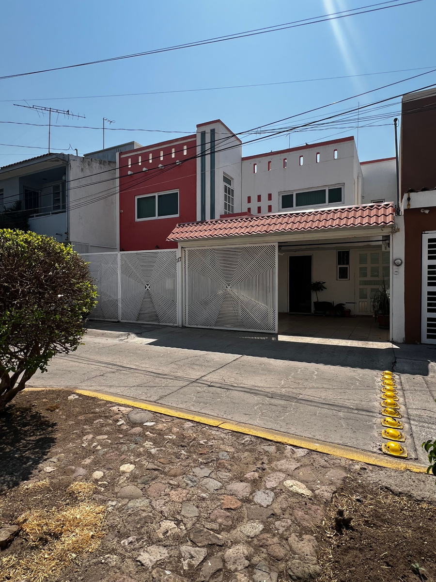 Casa en venta en Real de Camelinas, León — foto 1 de 14