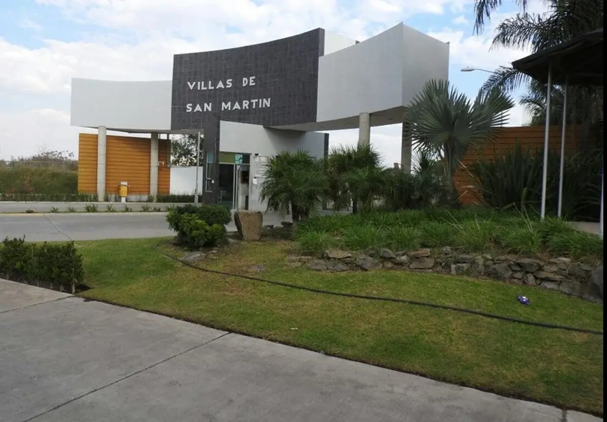 Casa en venta en La Unión del Cuatro, Tlajomulco de Zúñiga — foto 1 de 25
