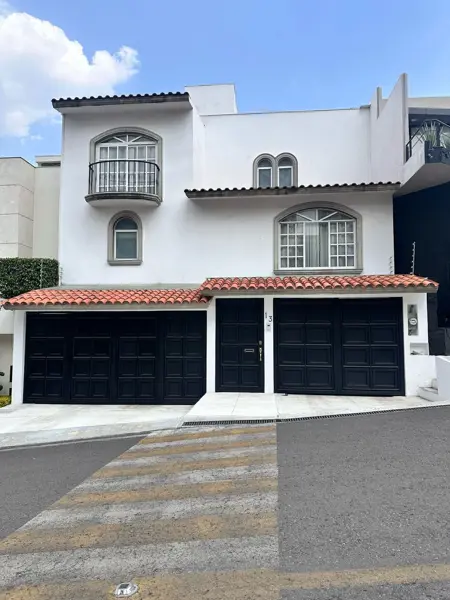 Casa en Condominio en Venta en Hacienda de las Palmas, Huixquilucan
