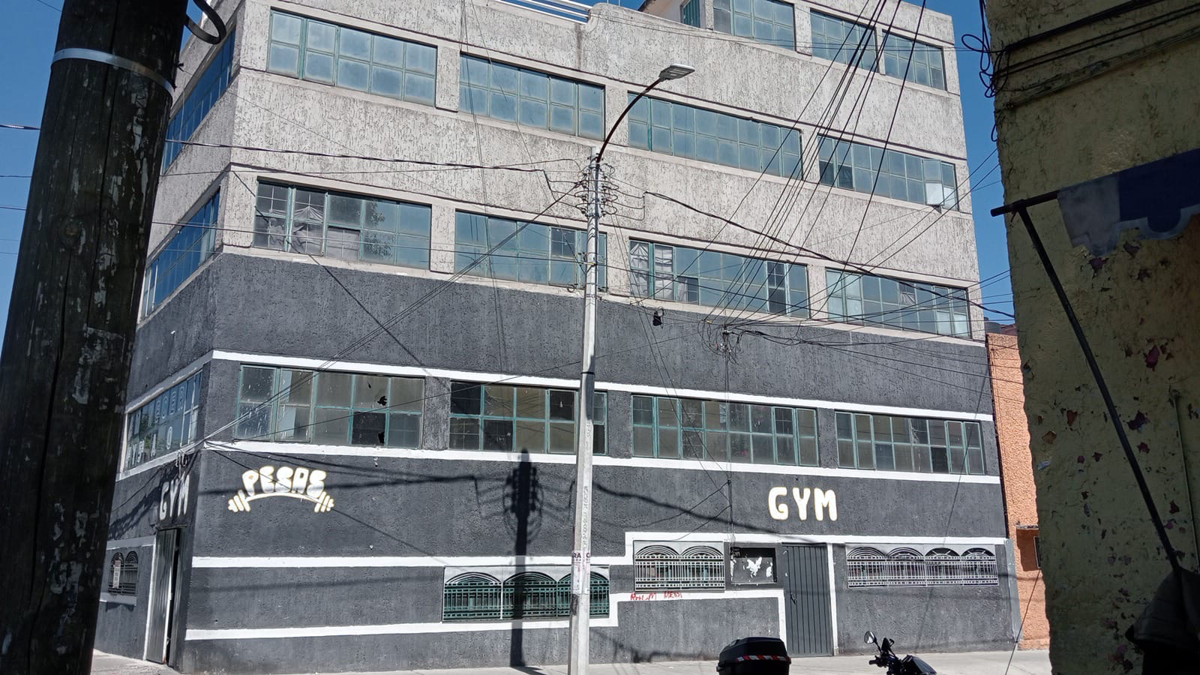 Edificio en renta en Emilio Carranza, Venustiano Carranza — foto 1 de 17