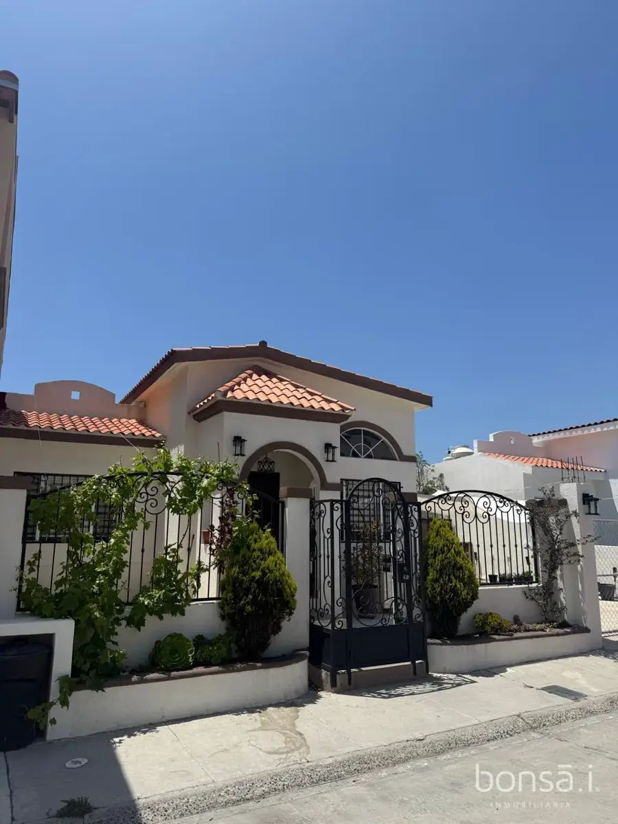Casa en venta en Colinas del Sauzal, Ensenada — foto 1 de 13