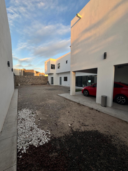 Casa en venta en Manuel Gomez Morin, Juárez — foto 2 de 30