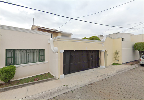 Casa en Venta en Bosques del Acueducto, Querétaro - Amplia y Bien Ubicada