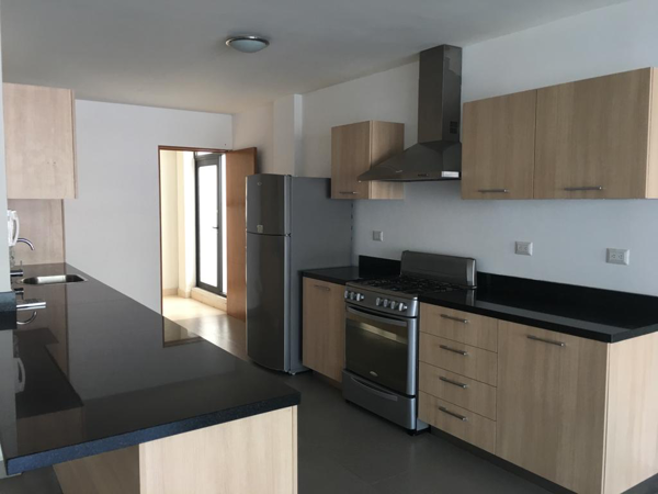 Departamento en renta en Del Valle, San Pedro Garza García — foto 3 de 15