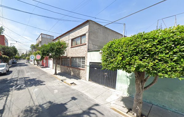 CASA EN VENTA EN AVIACION CIVIL-VENUSTIANO CARRANZA CASA EN VENTA EN AVIACION CIVIL-VENUSTIANO CARRANZA