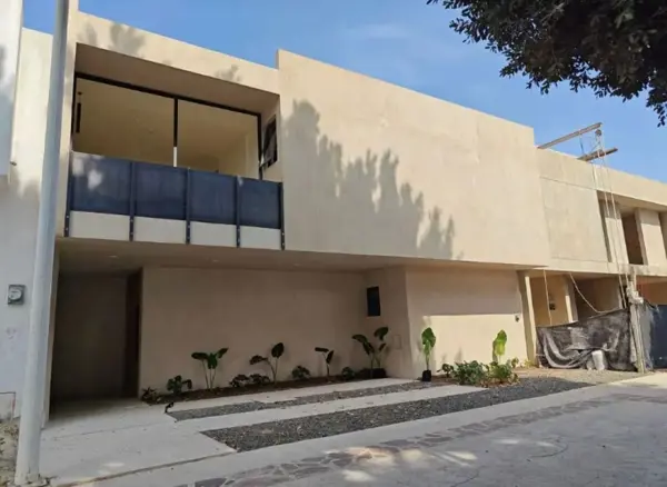 Casa en Coto a Diez Minutos de Plaza Galerias, Zapoan