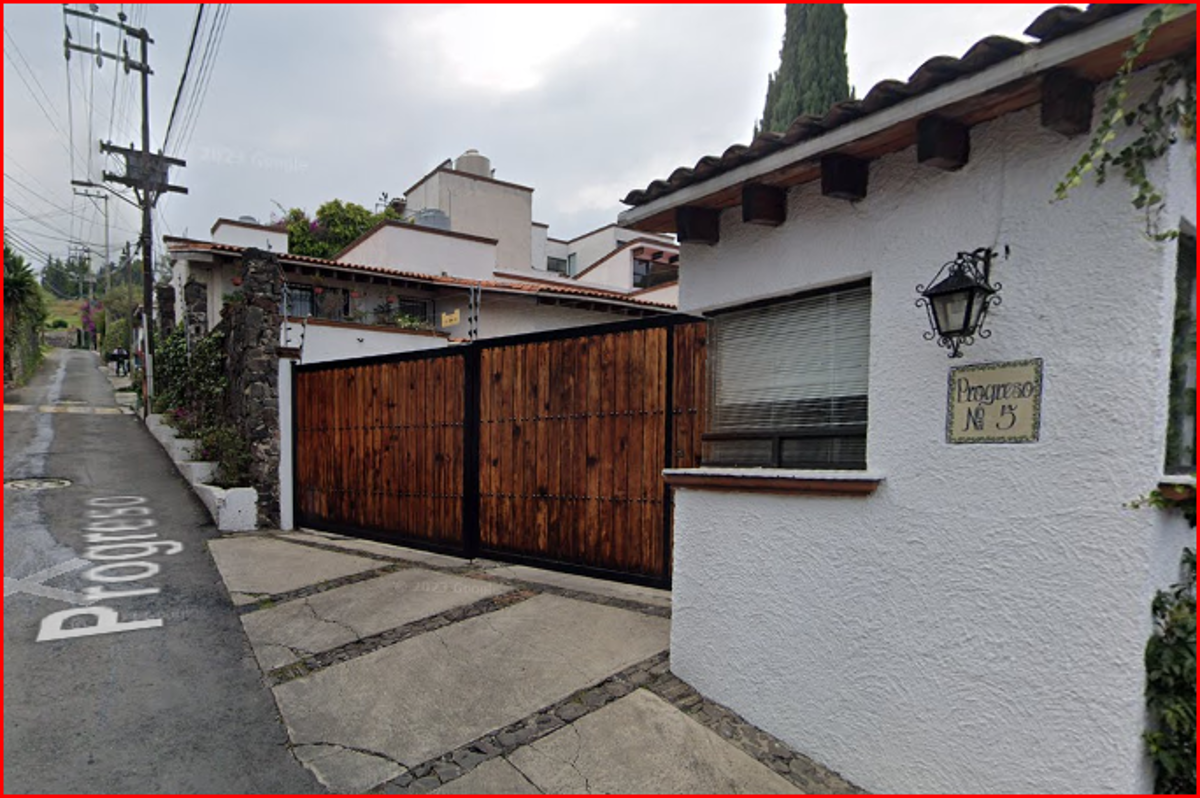 Casa en venta en San Nicolás Totolapan, La Magdalena Contreras — foto 1 de 11