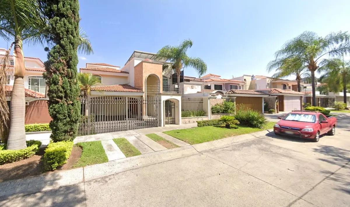 Casa en venta en Bugambilias, Zapopan — foto 1 de 19