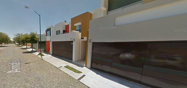 CASA EN VENTA EN RESIDENCIAL ESMERALDA NTE-COLIMA