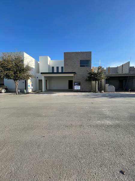 Casa en Venta en Fraccionamiento Cerrado Almeras, Torreón Casa en Venta en Fraccionamiento Cerrado Almeras, Torreón