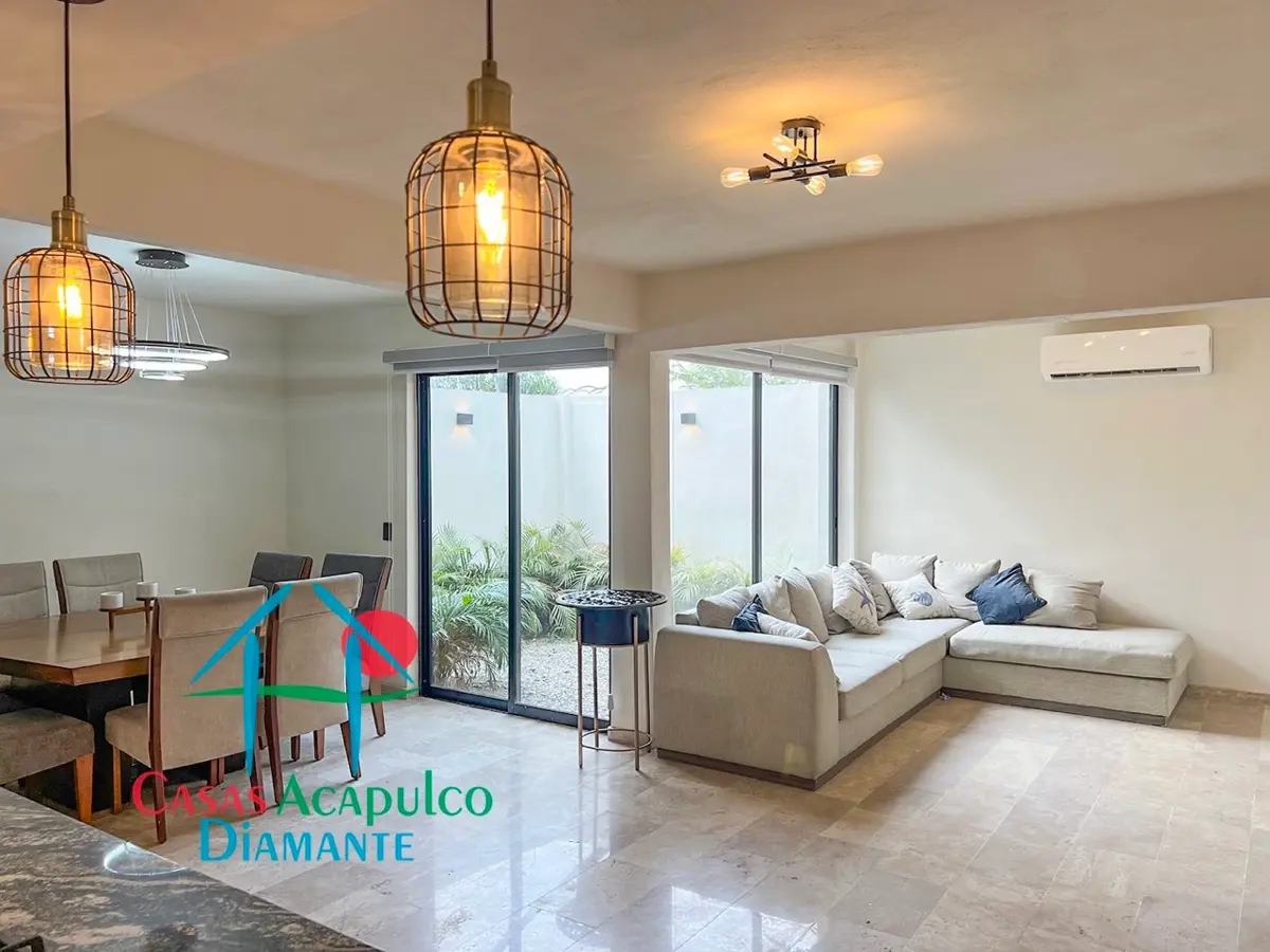 Casa con roof garden en zona residencial cerca de las mejores playas de Acapulco Casa con roof garden en zona residencial cerca de las mejores playas de Acapulco
