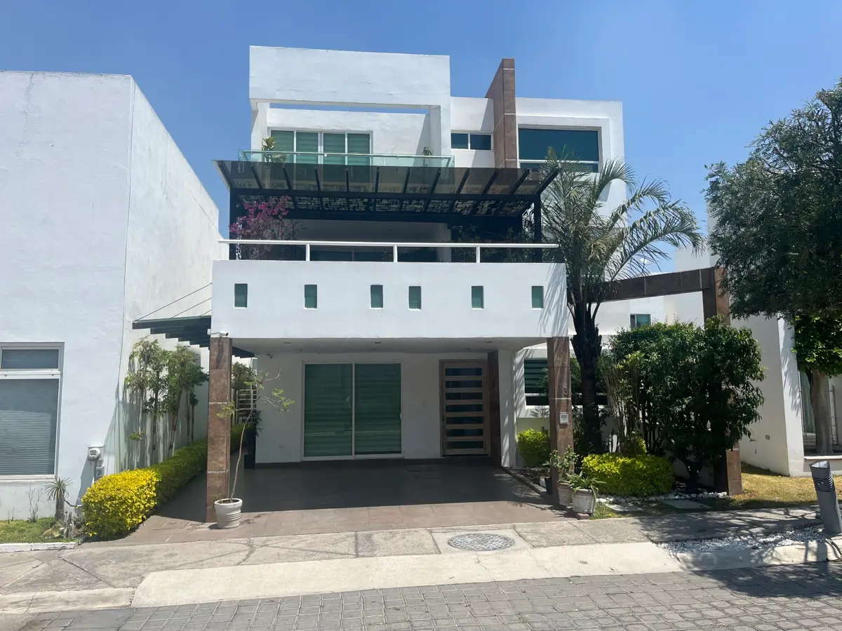 Casa en venta en Lomas de Angelópolis II, San Andrés Cholula — foto 1 de 31