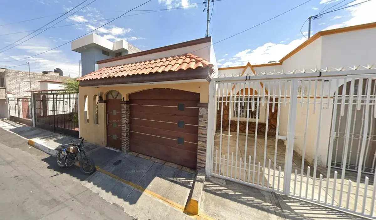 Casa en venta en Corralon, Tepic — foto 1 de 16