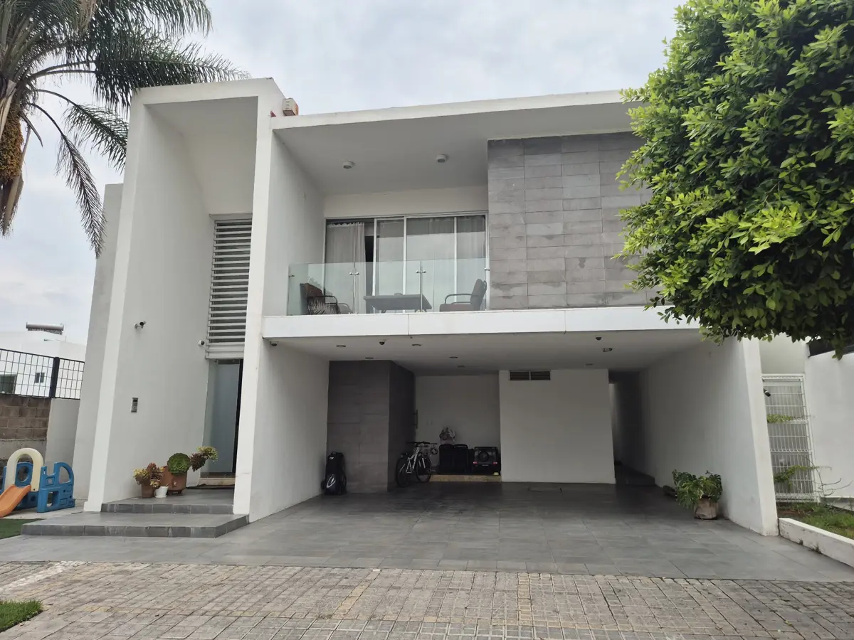 Casa en renta en Lomas de Angelópolis, San Andrés Cholula — foto 1 de 48