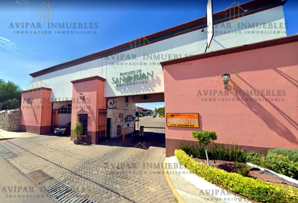 Casa Remodelada en Club de Golf, San Juan del Rio Queretaro, Qto. Eck094.