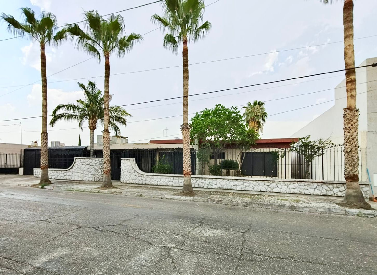 Casa en venta en Navarro, Torreón — foto 1 de 22