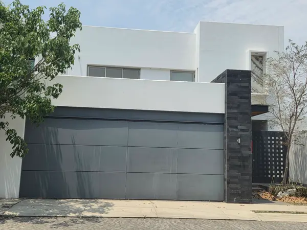 Casa en Venta en El Volantín, Colima - Espaciosa y Funcional